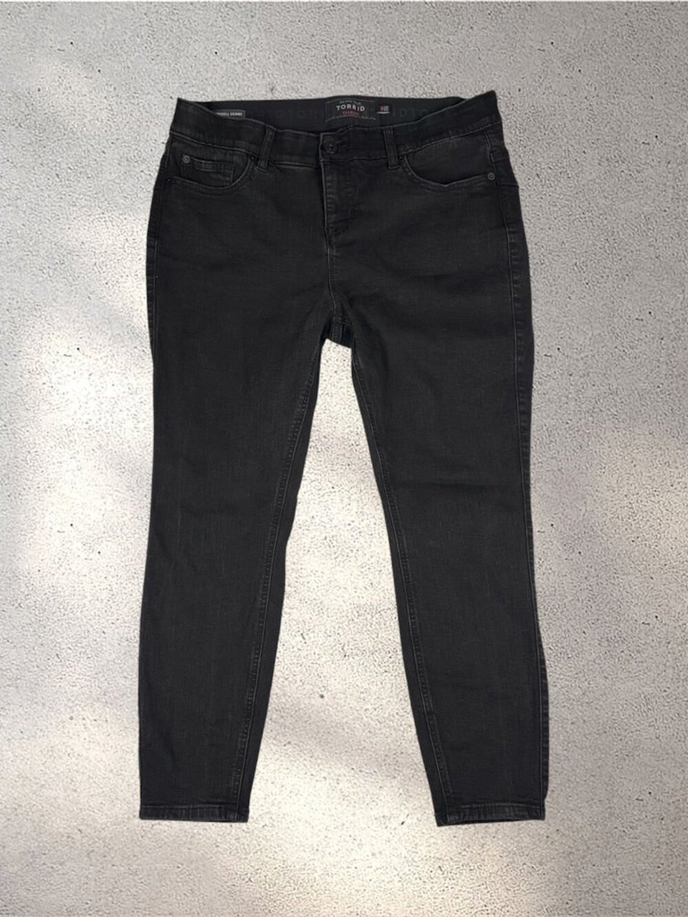 Torrid Bombshell Skinny Jeans Women's 16S Black High Rise Stretch Denim euc